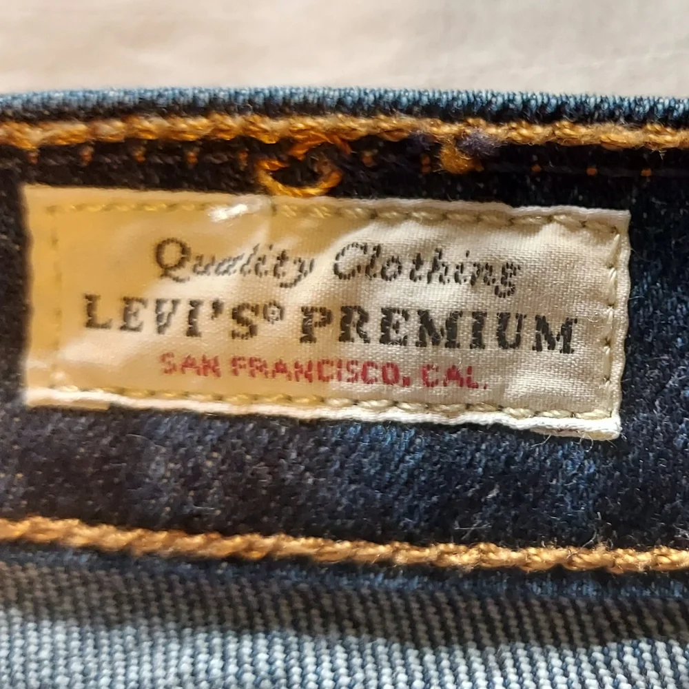 Levis Premium 501s High Rise Straight Leg Dark Wash Jeans 25x28